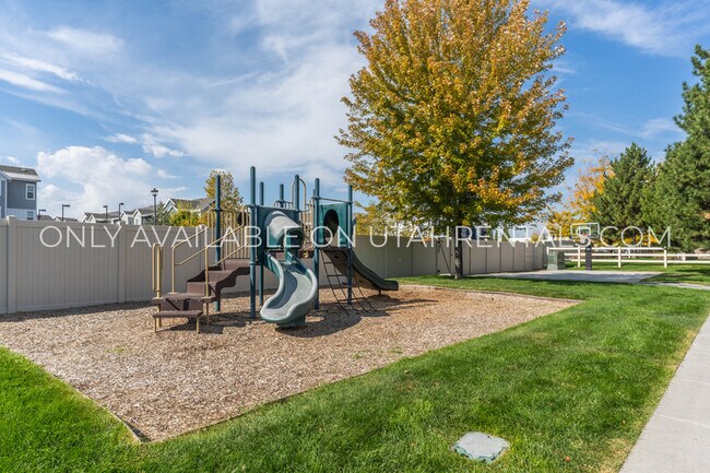 Building Photo - 1508 W 110 N