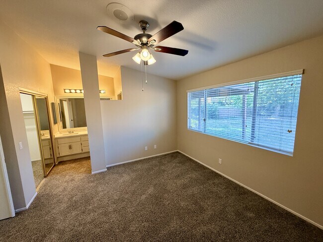Building Photo - 4238 Brookside Dr