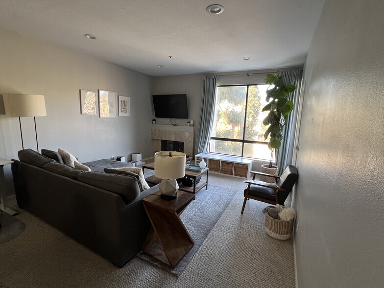 Building Photo - 5805 Friars Rd