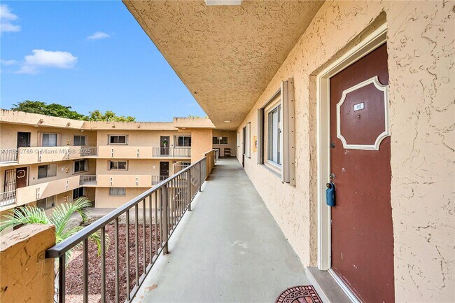 Building Photo - 8401 SW 107th Ave
