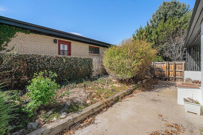 Building Photo - 1580 S Krameria St