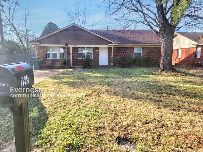 Building Photo - 8549 Southaven Cir W