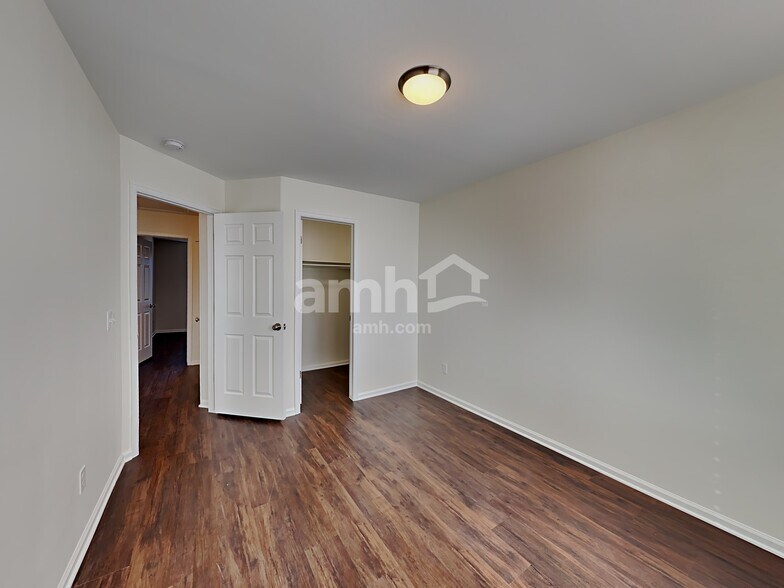Building Photo - 4990 Hawk Meadow Dr