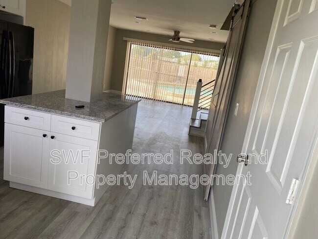 Building Photo - 4318 SE 5th Ave