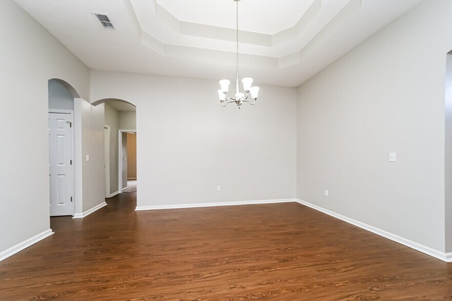 Building Photo - 3708 Southbank Cir