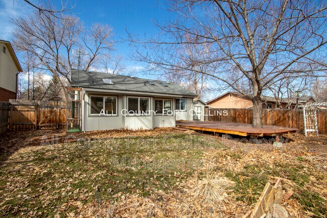 Building Photo - 2730 Hanover Dr