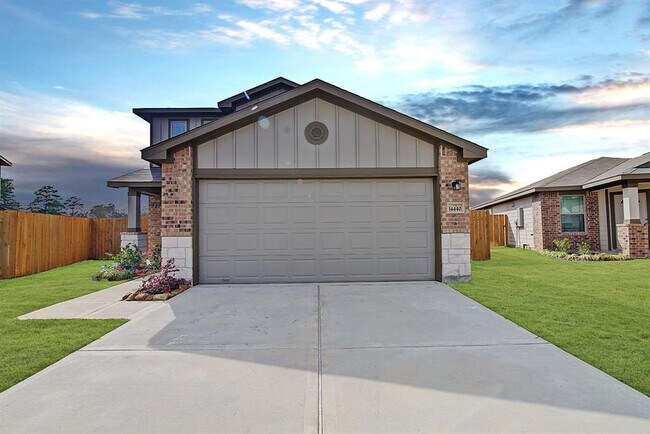 Building Photo - 14027 Grover Crk Dr