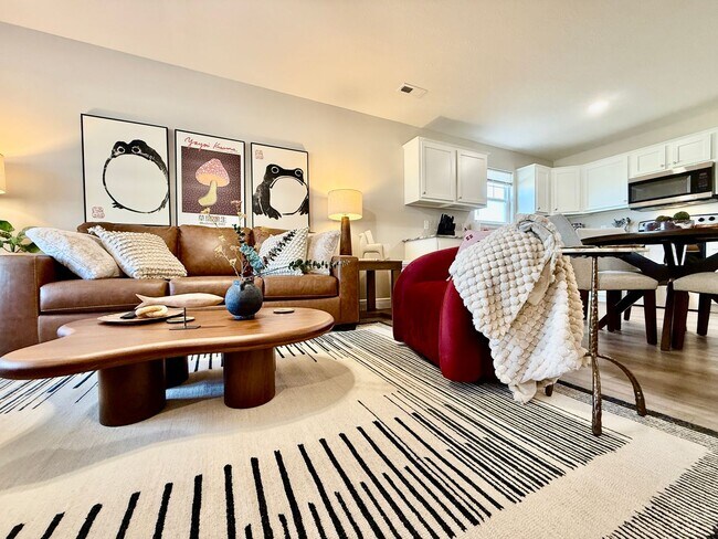 Building Photo - Cozy Equestrian Themed Getaway in Wilmington