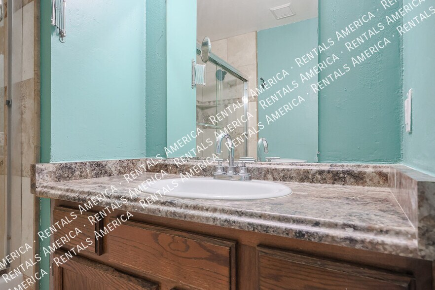 Building Photo - 14203 N 19th Ave