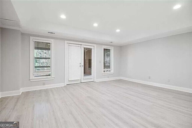 Building Photo - 460 Ivy Park Ln NE