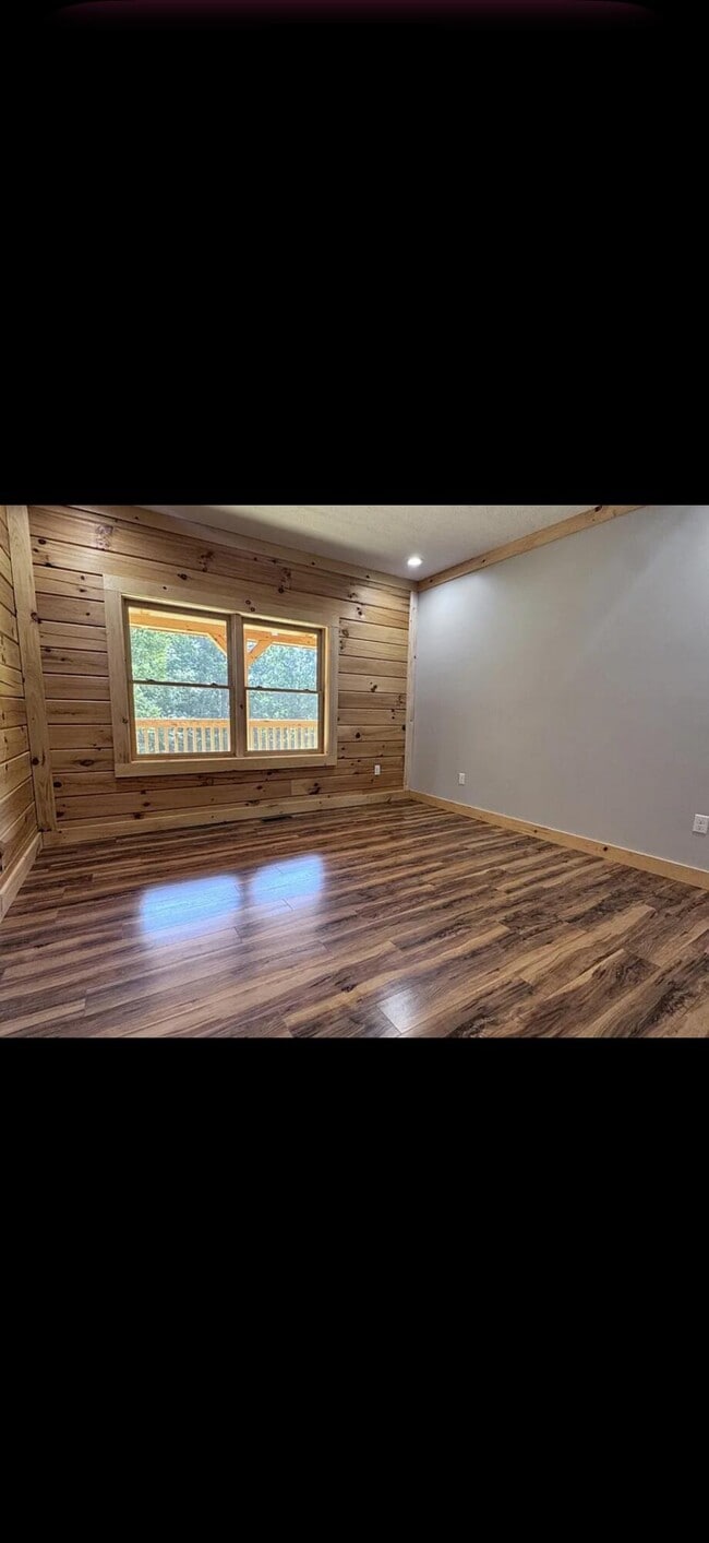 Building Photo - 1339 Hickory Point Dr
