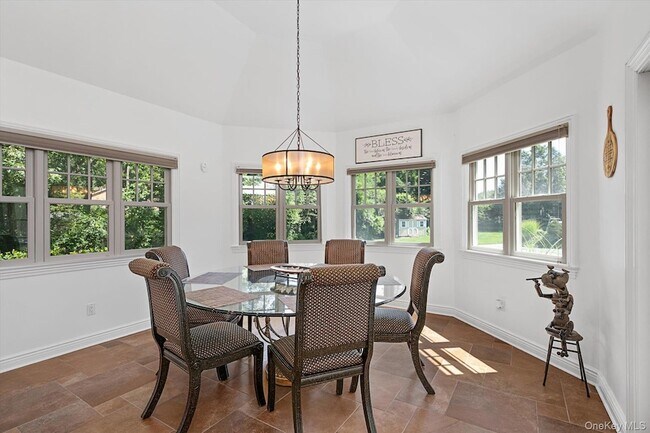 Building Photo - 12 Glenridge Ln