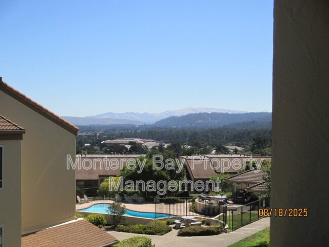 Building Photo - 3204 Golden Oaks Ln