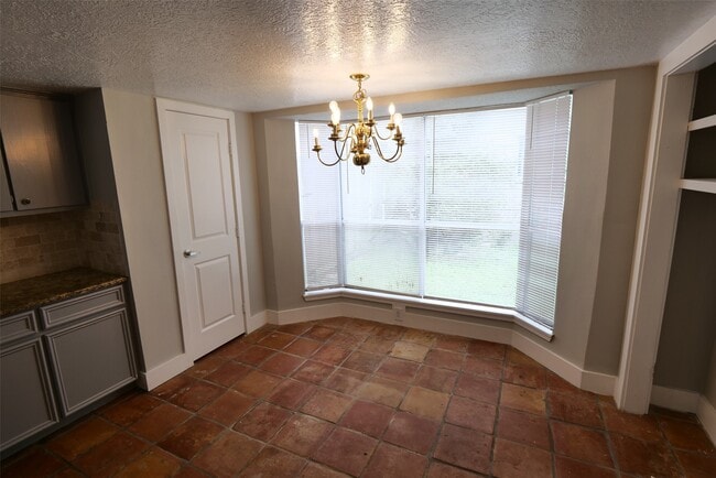 Building Photo - 15654 Boulder Oaks Dr
