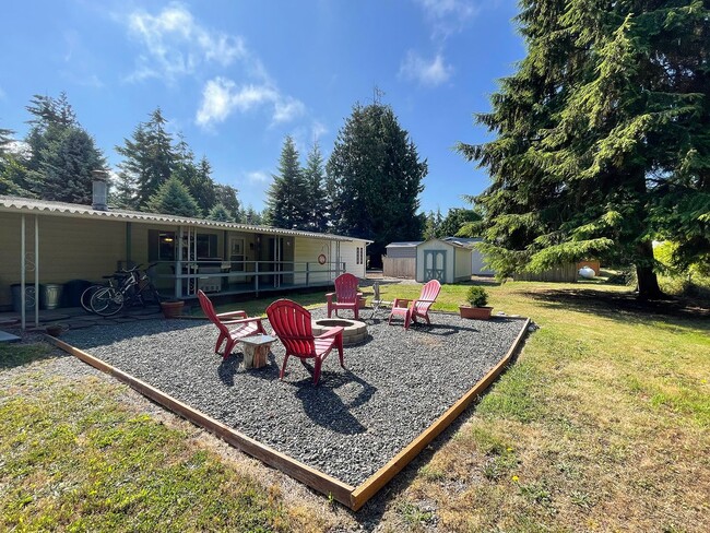 Building Photo - 121 Ivy Ln