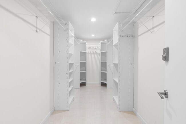 Building Photo - 2317 NE 12th St