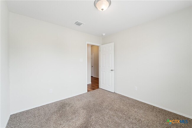 Building Photo - 2332 Pintail Loop