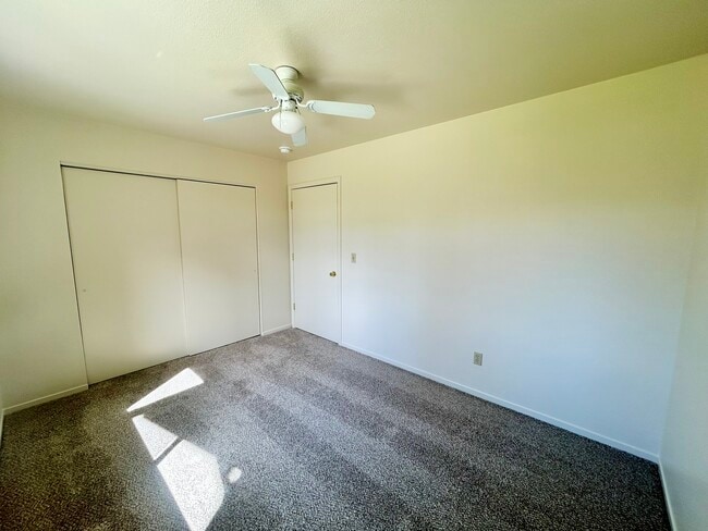 Building Photo - 1183 Town House Cir