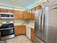 Building Photo - 82 Versailles Ct