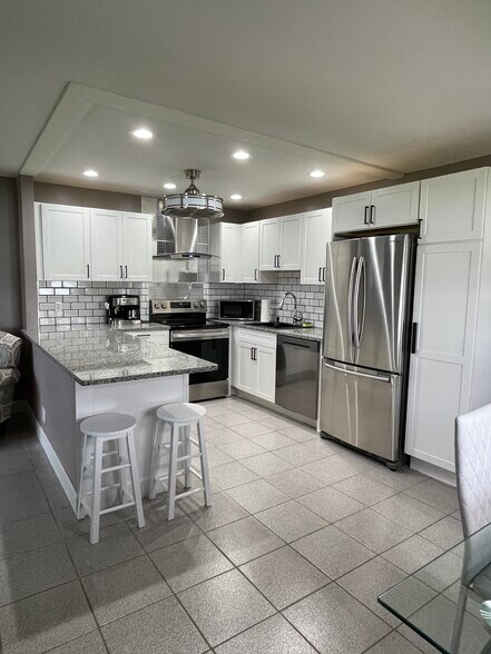 Kitchen - 102 Valencia E