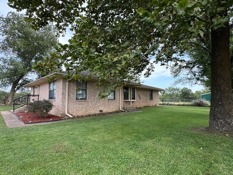 Building Photo - 27160 North 3990 Road