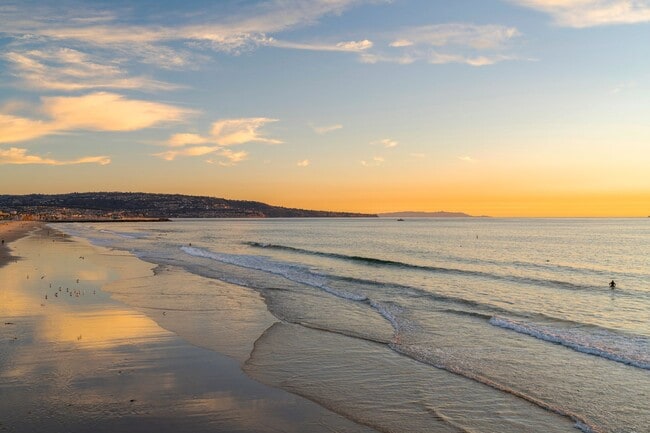 Building Photo - Hermosa Beach Home Rental
