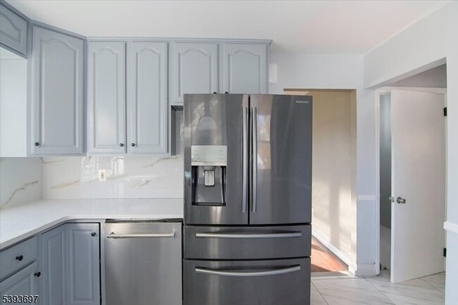 Building Photo - 301 Riverview Rd