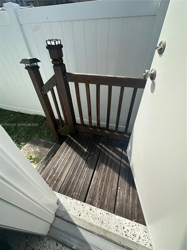 Building Photo - 3554 SW 13th Terrace