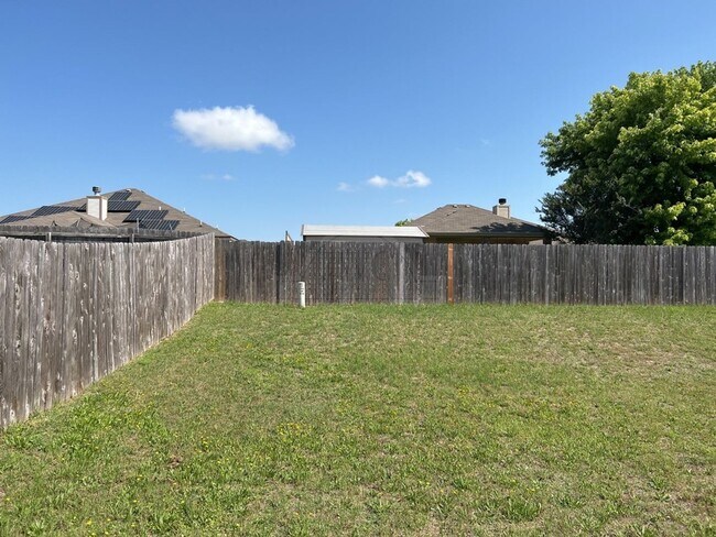 Building Photo - 309 Viola Dr