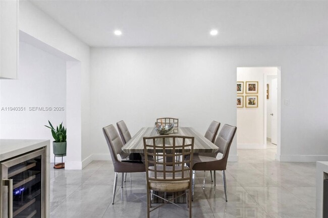 Building Photo - 8014 NW 101st Ave