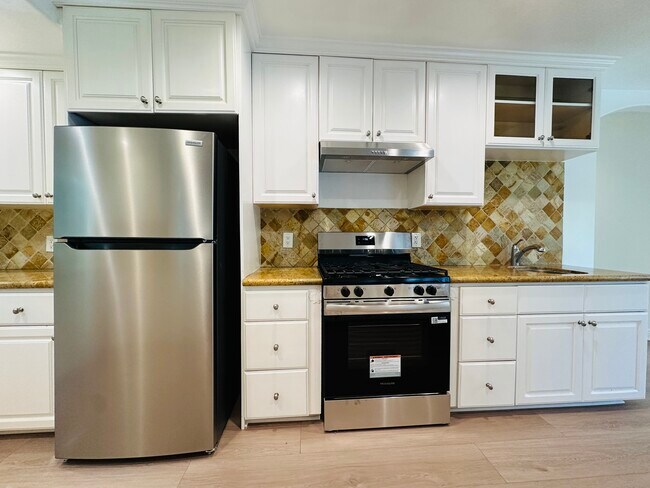 Building Photo - 5148 Otis Ave