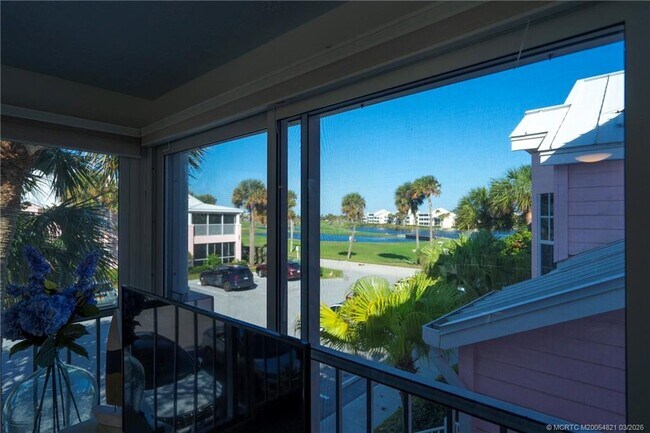 Building Photo - 391 NE Plantation Rd