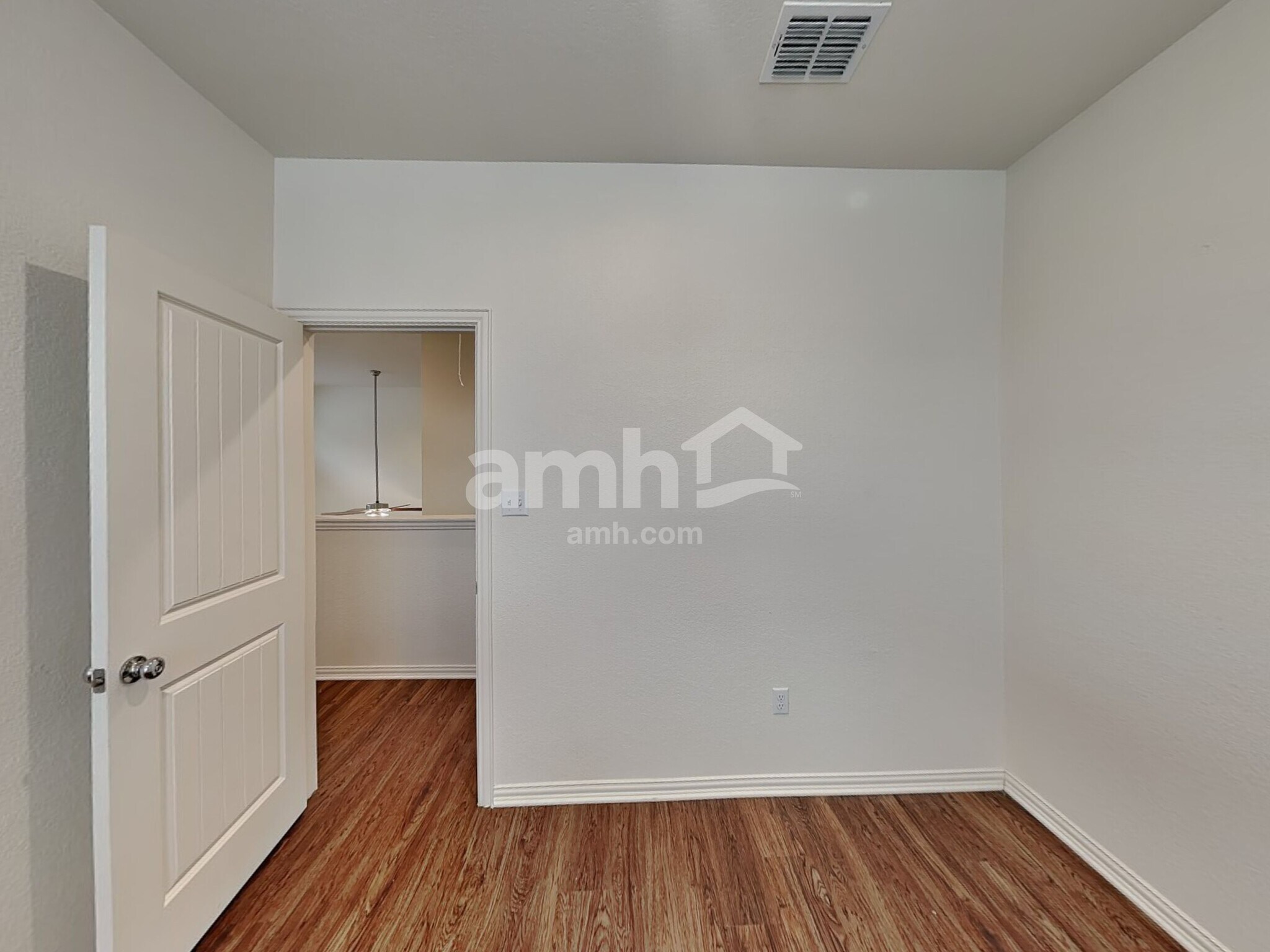 Building Photo - 2733 Meadowood Heights