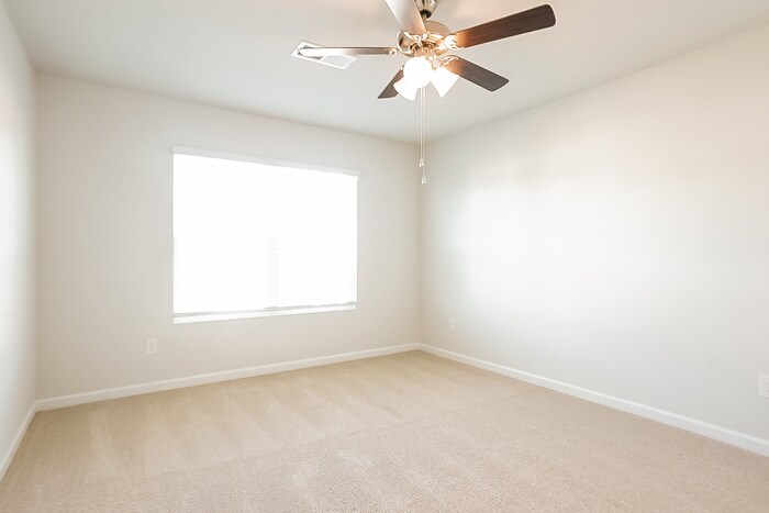 Building Photo - 2176 River Park Ct