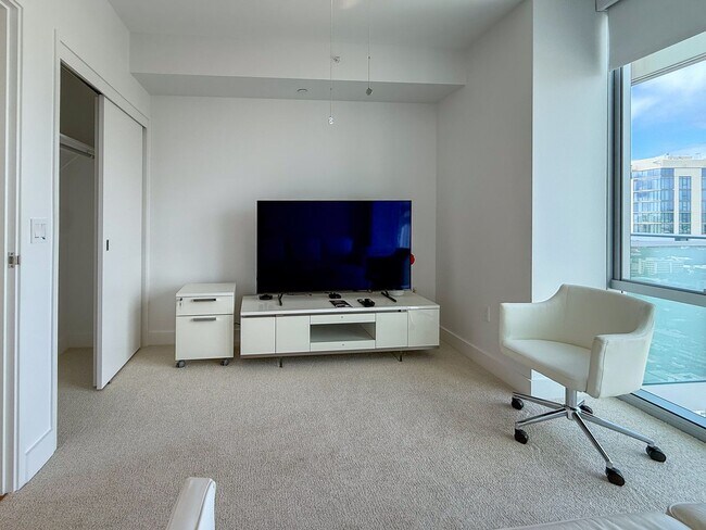 Building Photo - High-Floor 2BR Corner Unit with Expansive Views & 2 Parking at Azure Ala Moana