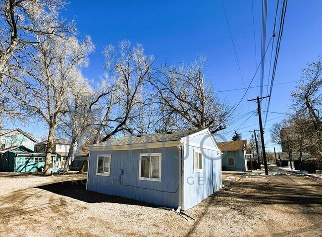 Building Photo - 427-431 E. Bijou St.