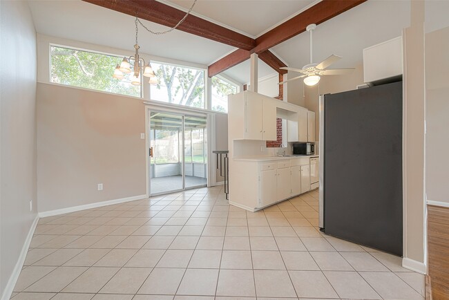 Building Photo - 5222 Nina Lee Ln