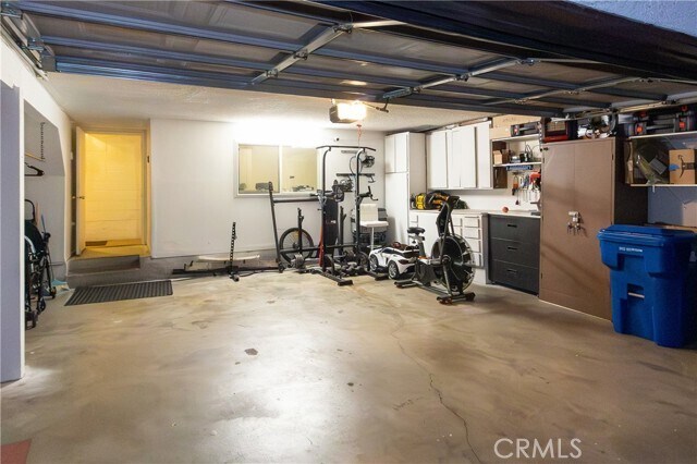 Building Photo - 9551 Vía Ricardo