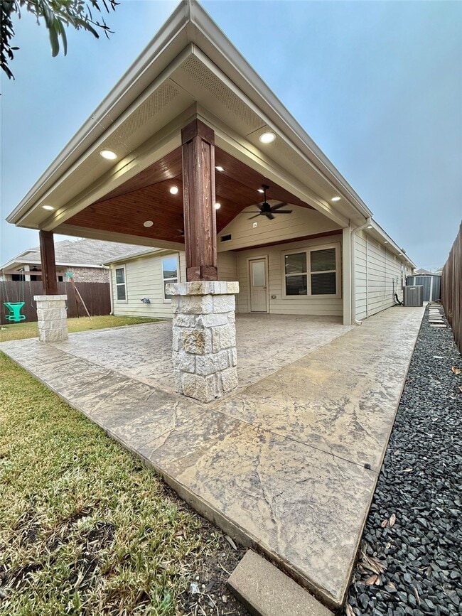 Building Photo - 16538 Twinwalker Drive