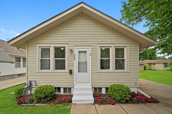 Primary Photo - 608 Glenwood Ave