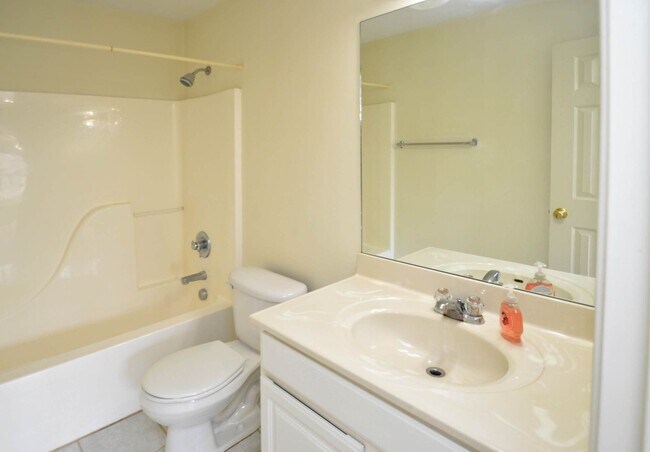 Building Photo - 2 BR 2.5 BTH Townhouse off Wards Ferry Rd