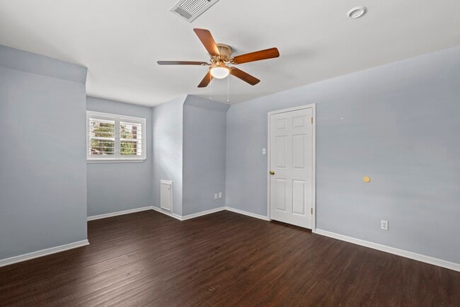 Building Photo - 8318 Everleaf Dr