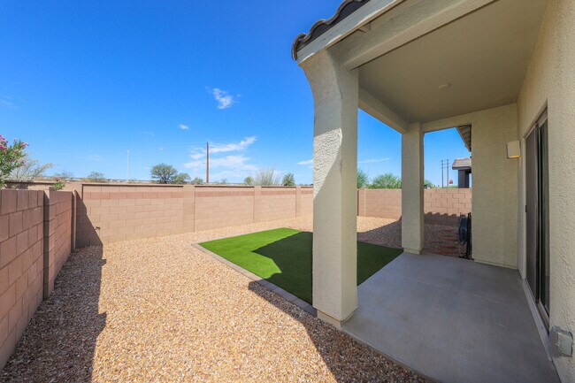 Building Photo - 4882 E Greenway Wash Dr