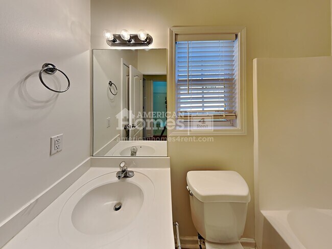 Building Photo - 3204 Chippewa Run NW