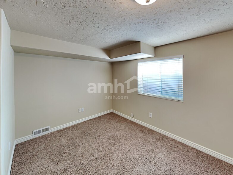 Building Photo - 96 N 1660 W