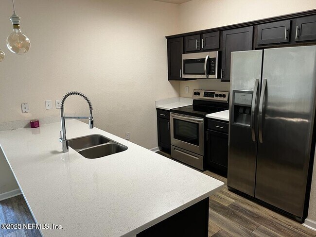 Building Photo - 4959 Key Lime Dr