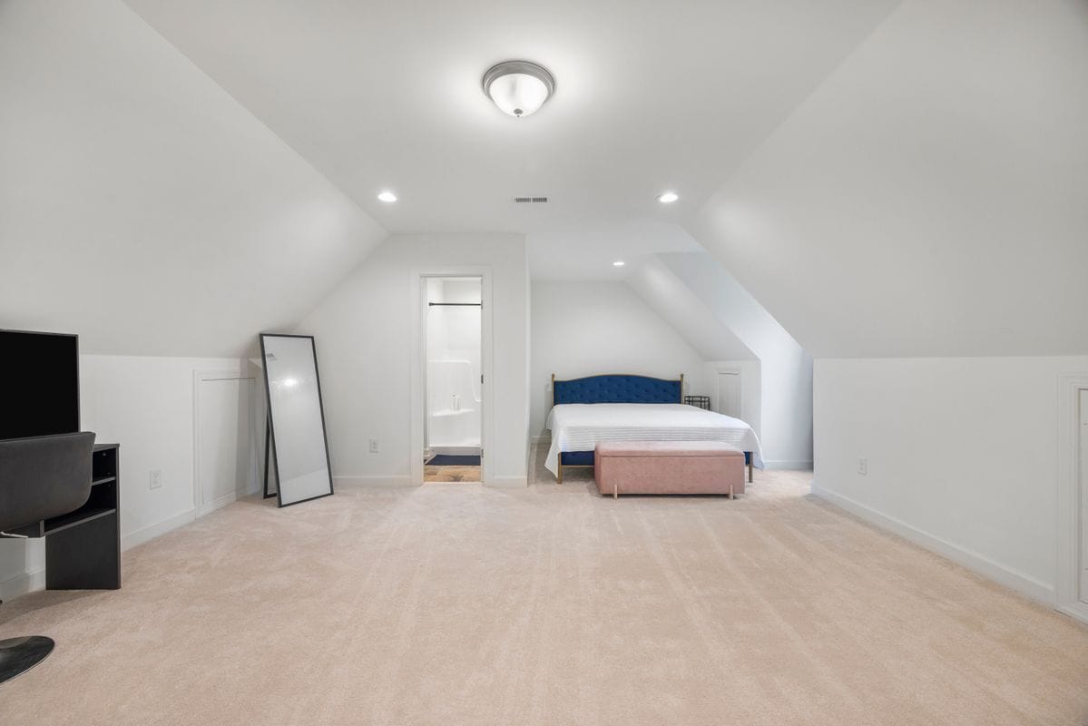 Building Photo - 4 Pasture Cir