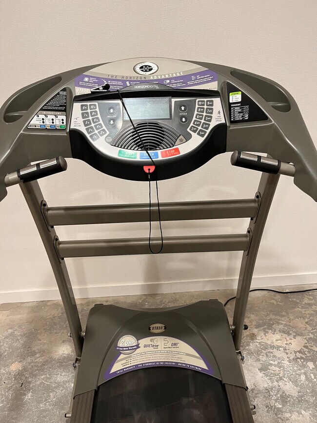 Building Photo - 3201 SW Sherwood Pl