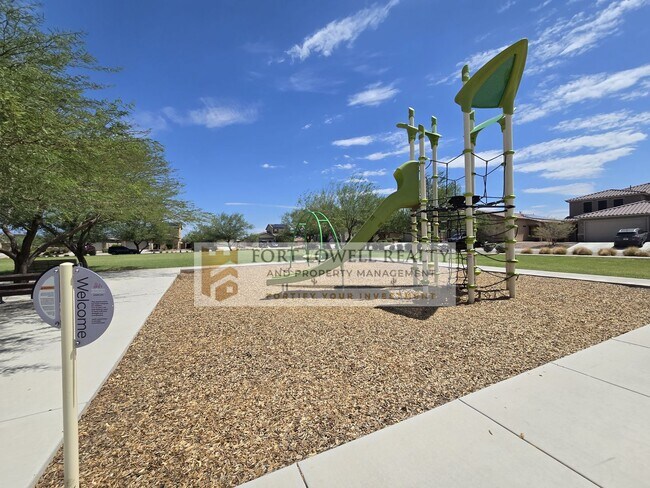 Building Photo - Modern 3 Bed / 2 Bath Home with Open Floor...