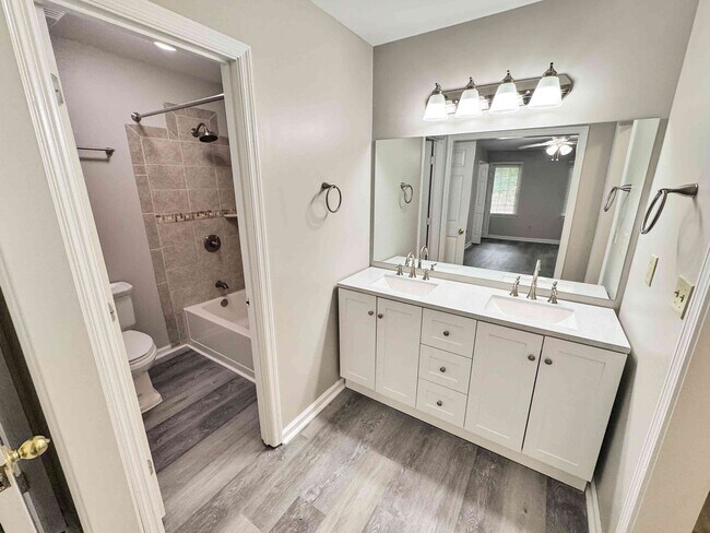 Building Photo - Renovated 4BR Home in Walton HS East Cobb
